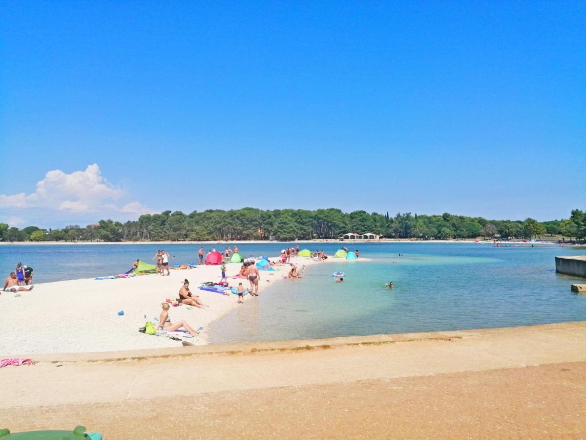 FažanaAparments Orange & Blueアパートメント エクステリア 写真