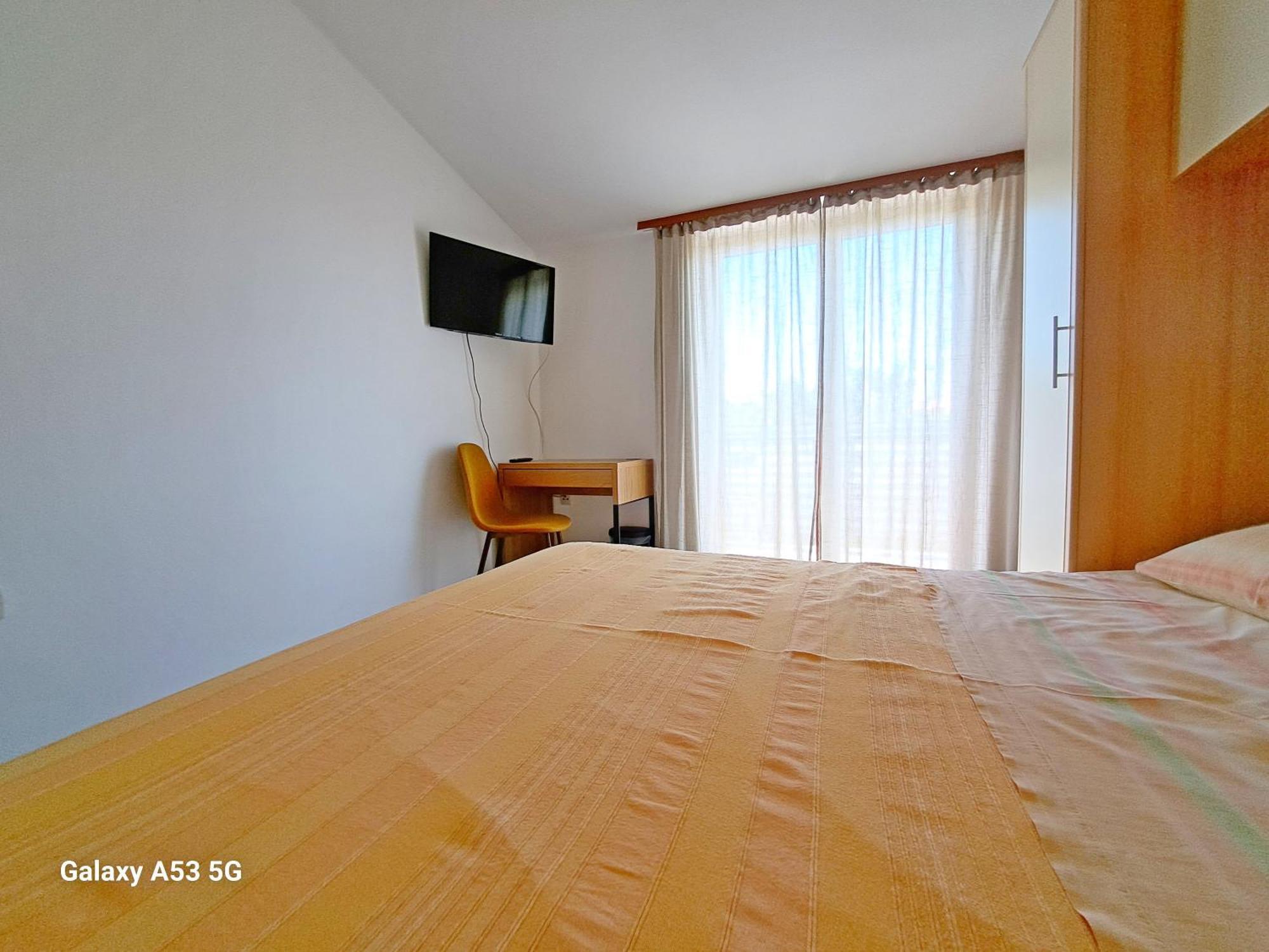 FažanaAparments Orange & Blueアパートメント エクステリア 写真